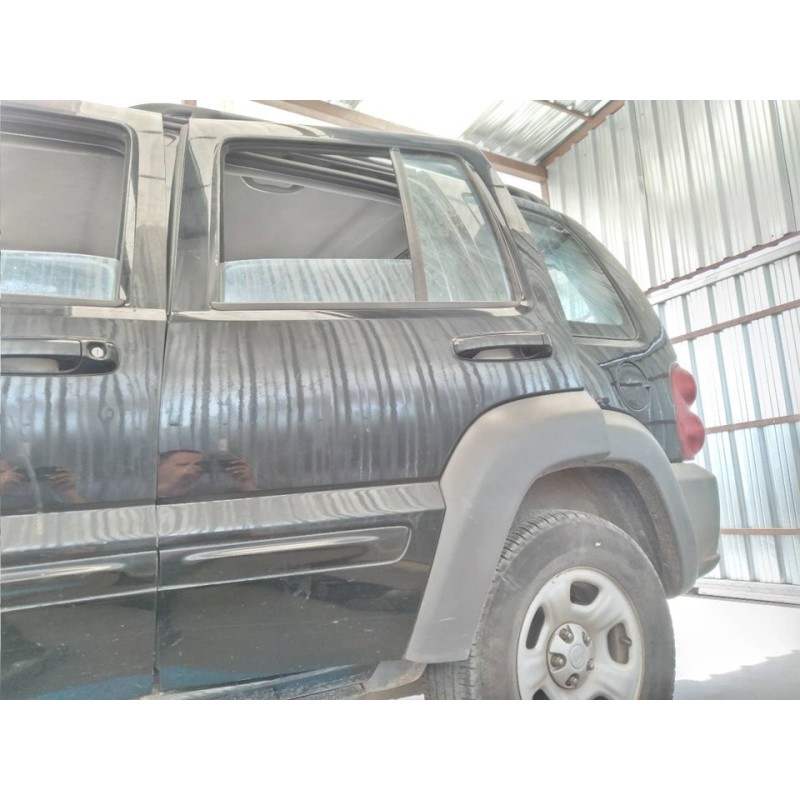 Recambio de puerta trasera izquierda para chrysler jeep cherokee (kj) 2.5 crd sport referencia OEM IAM - Negro 2