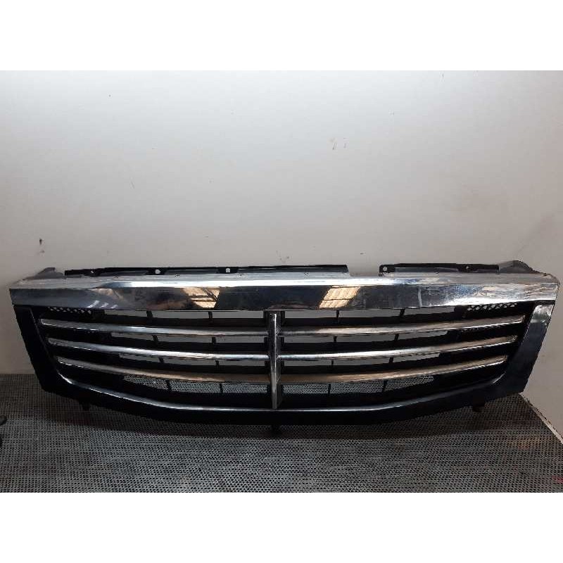 Recambio de rejilla delantera para ssangyong rexton 290 referencia OEM IAM   