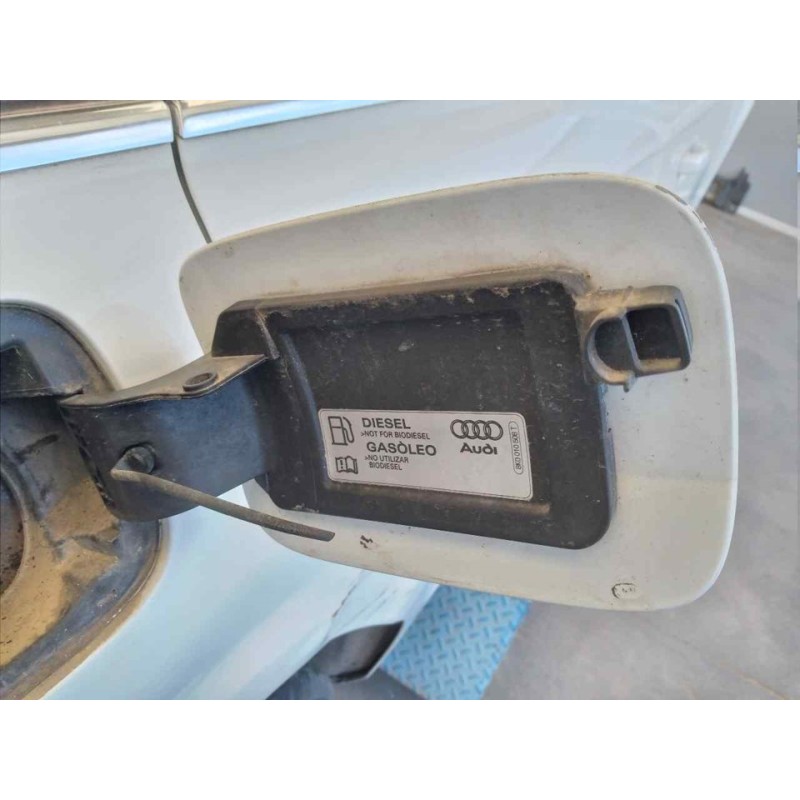 Recambio de tapa exterior combustible para audi a4 ber. (b8) e referencia OEM IAM - Blanco 2