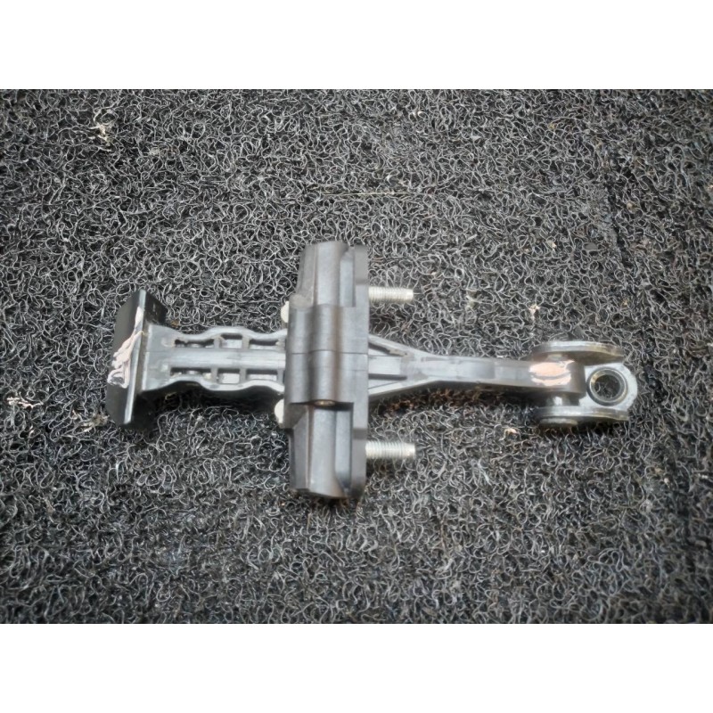 Recambio de retenedor puerta delantera izquierda para ford fiesta (ccn) trend referencia OEM IAM AV11A23500AA  
