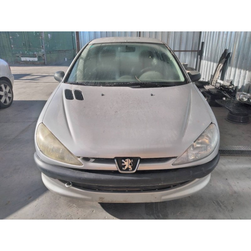 peugeot 206 berlina del año 2002