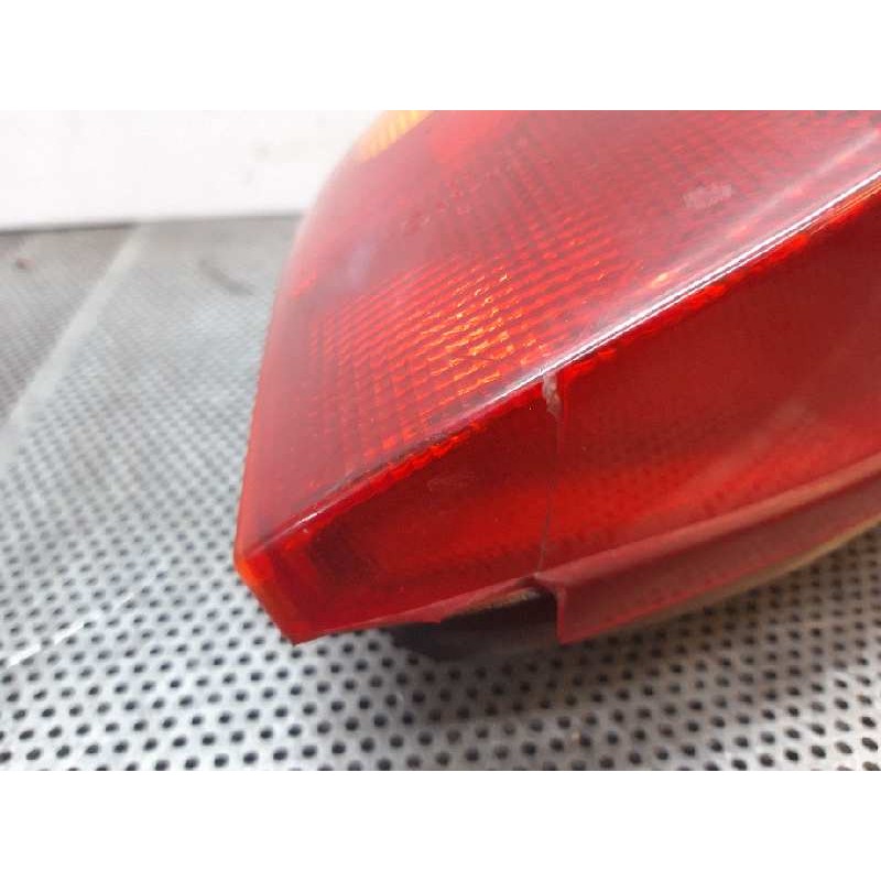Recambio de piloto trasero izquierdo para ford fiesta berlina ghia referencia OEM IAM - Rojo 2