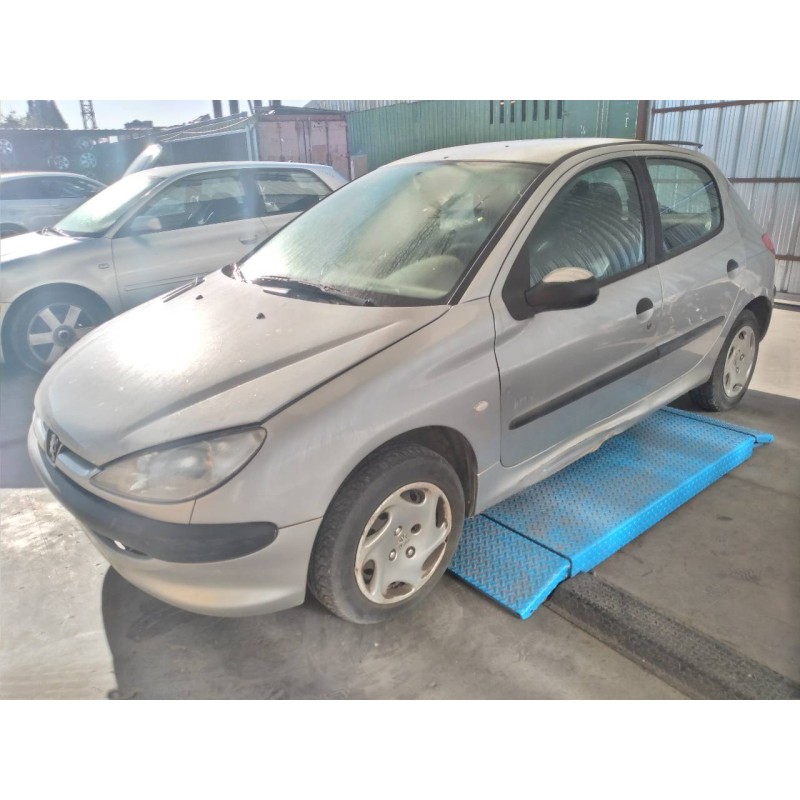 peugeot 206 berlina del año 2002