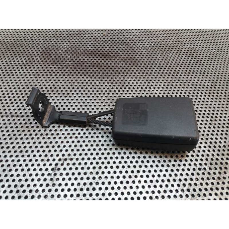 Recambio de enganche cinturon trasero izquierdo para opel astra h berlina enjoy referencia OEM IAM   