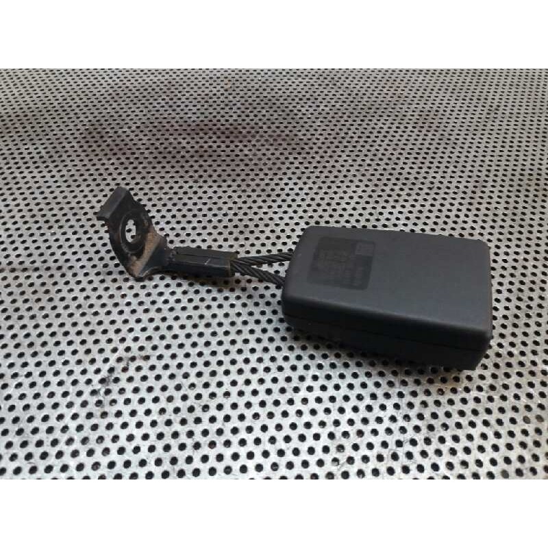 Recambio de enganche cinturon trasero central para opel astra h berlina enjoy referencia OEM IAM   