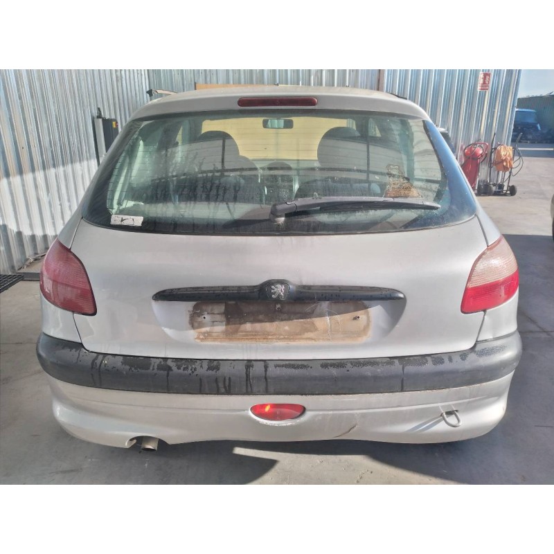 peugeot 206 berlina del año 2002