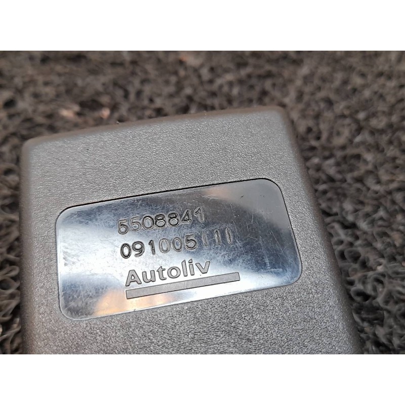 Recambio de enganche cinturon trasero derecho para dacia sandero ambiance referencia OEM IAM  0910051 3