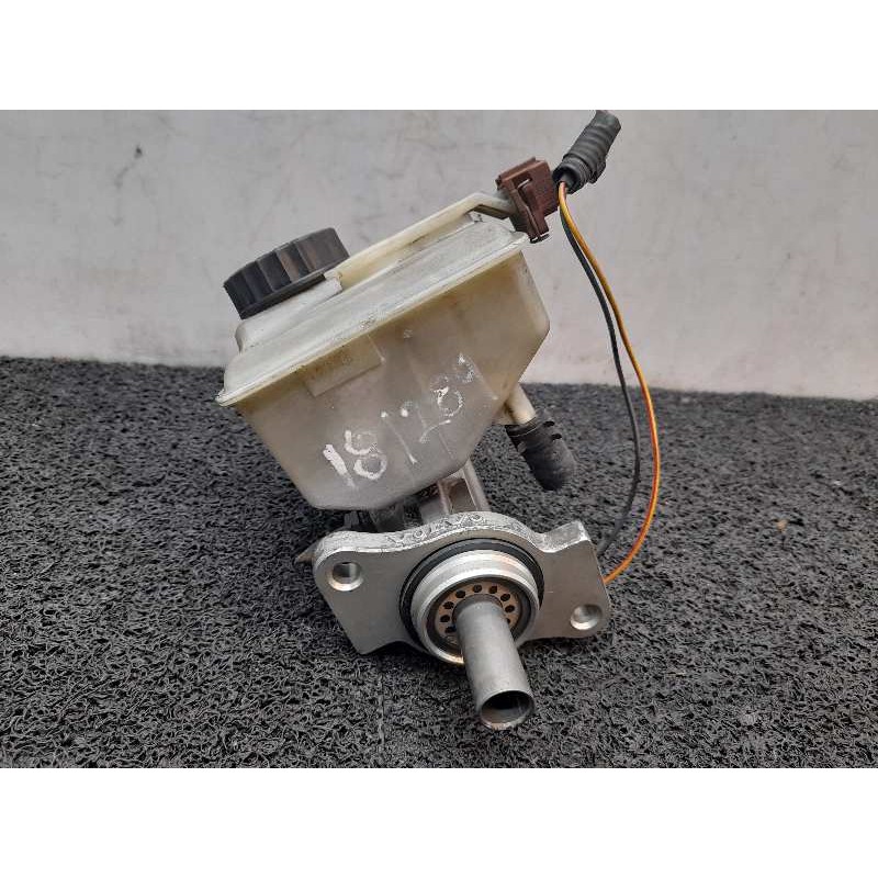 Recambio de bomba freno para volvo v70 familiar d5 referencia OEM IAM 8646007 - Azul 2