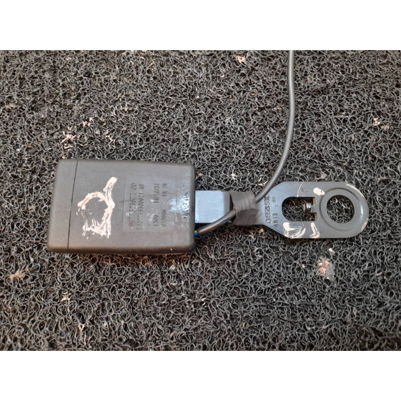 Recambio de enganche cinturon delantero izquierdo para citroën berlingo cuadro l1 referencia OEM IAM 967732387700 - Blanco 3