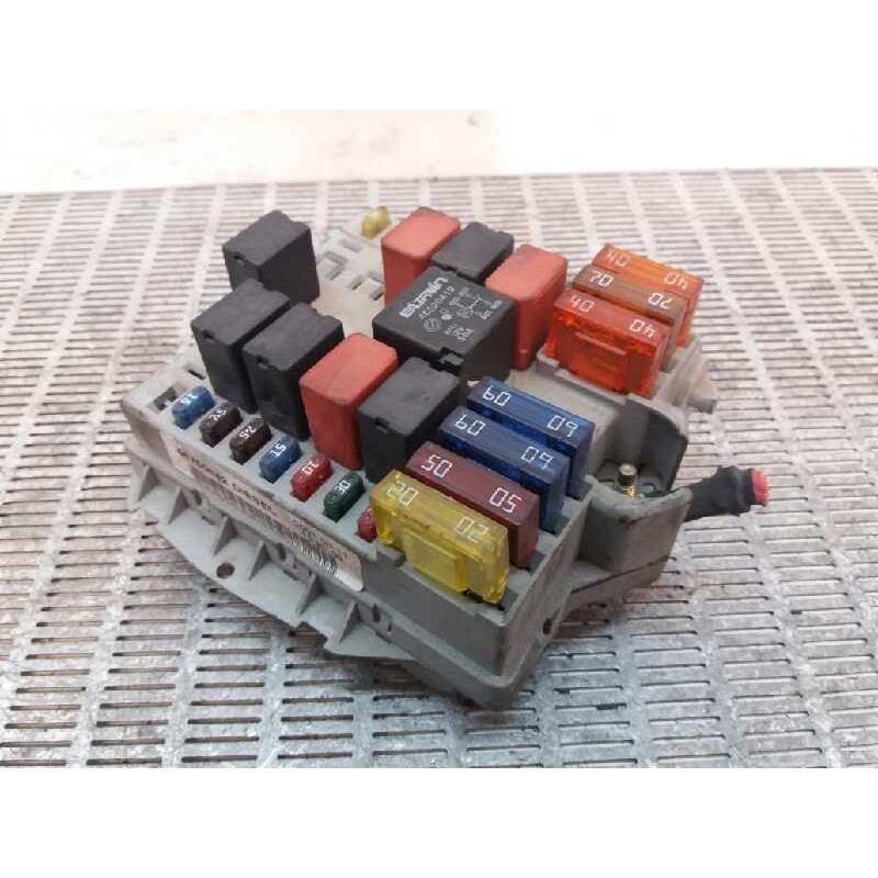 Recambio de caja reles / fusibles para fiat doblo cargo (223) 1.9 diesel cat referencia OEM IAM 46760542  