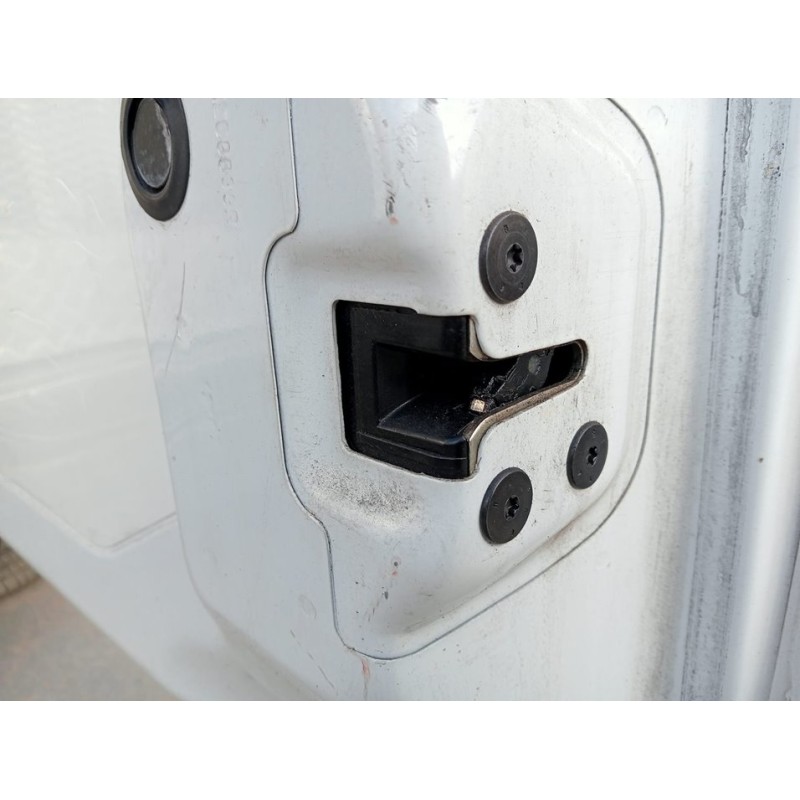 Recambio de cerradura puerta trasera derecha para renault master kombi l2h2 3,5t referencia OEM IAM   