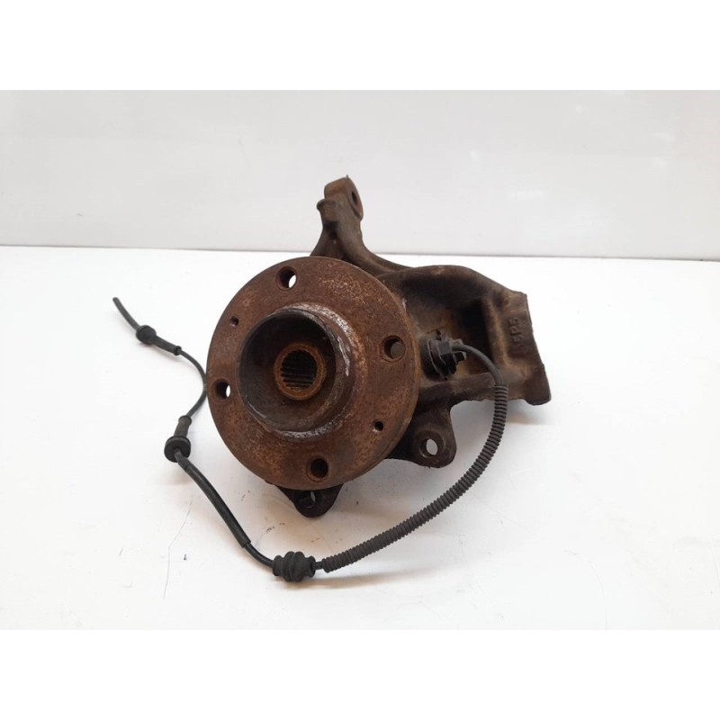Recambio de mangueta delantera derecha para peugeot 1007 1.4 referencia OEM IAM - Rojo 2