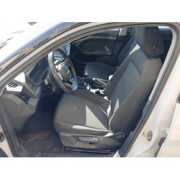 ASIENTO DELANTERO IZQUIERDO 