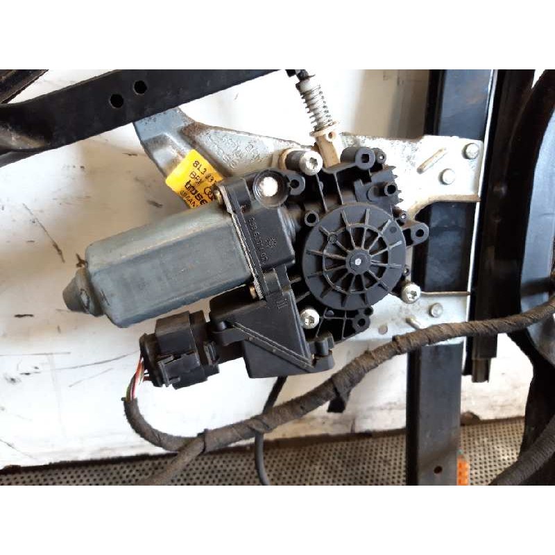 Recambio de elevalunas delantero izquierdo para audi a3 (8l) 1.9 tdi ambition referencia OEM IAM 4