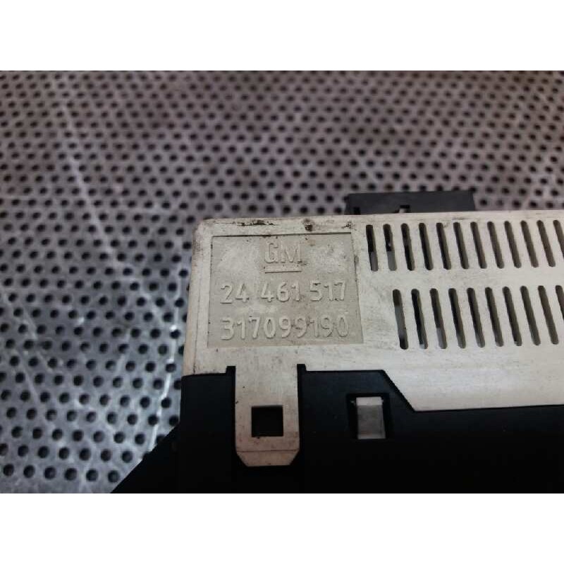 Recambio de pantalla multifuncion para opel astra g berlina 1.6 referencia OEM IAM 24461517 317099190 2355200 3