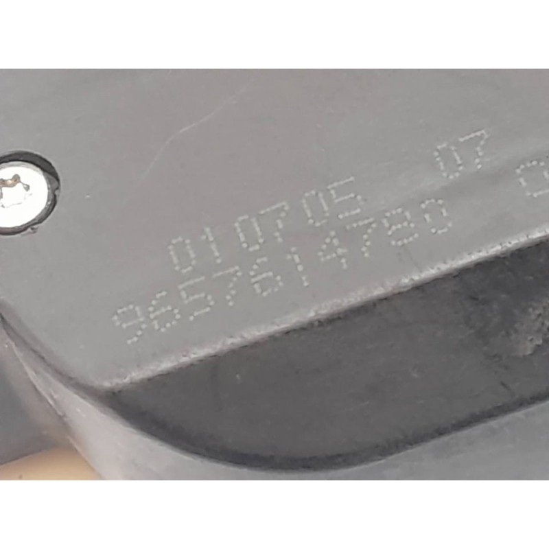 Recambio de cerradura maletero / porton para peugeot 1007 1.4 referencia OEM IAM 9657614780 - Rojo 2