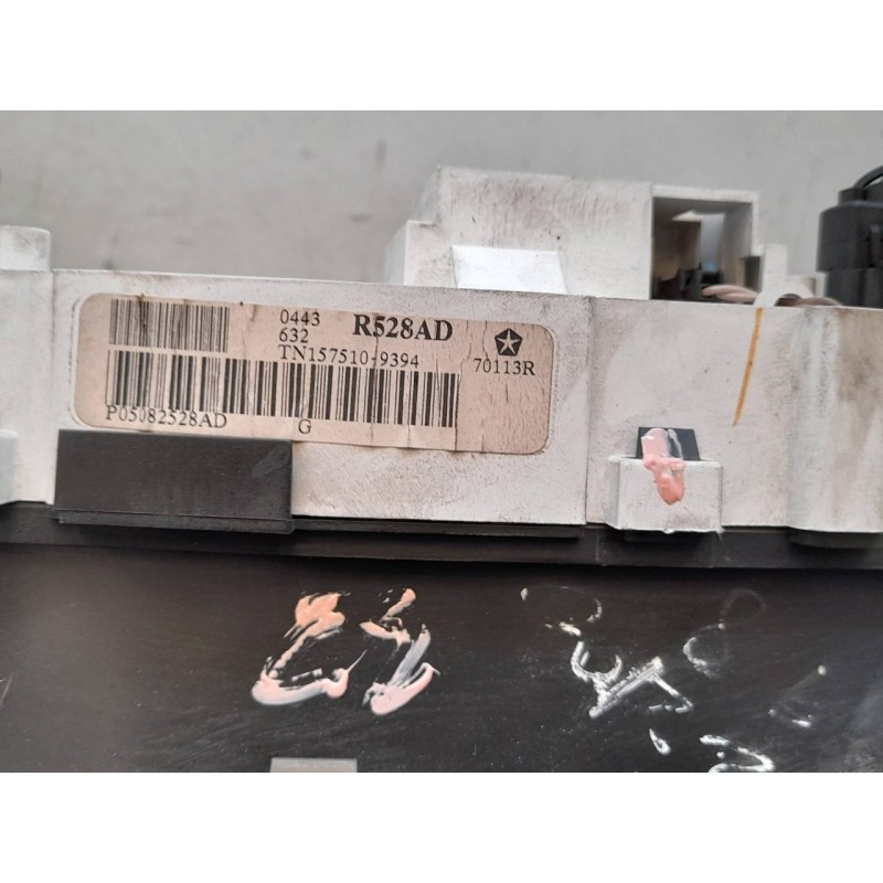 Recambio de cuadro instrumentos para chrysler voyager (rg) 2.5 crd se referencia OEM IAM R528AD P05082528AD 2