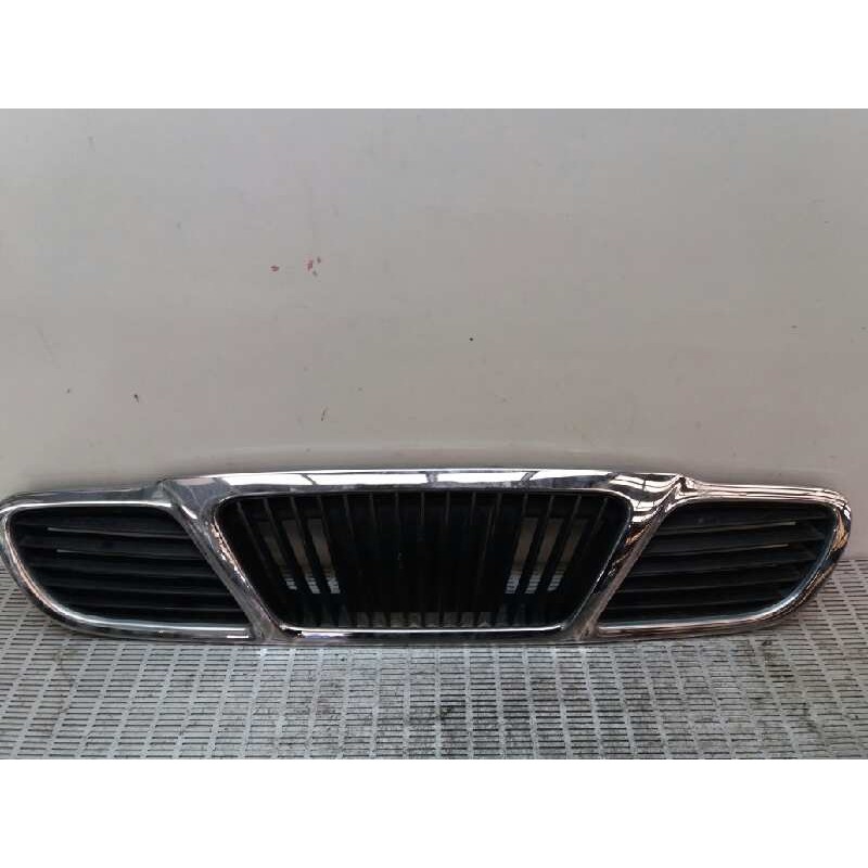 Recambio de rejilla delantera para daewoo lanos 1.3 referencia OEM IAM   