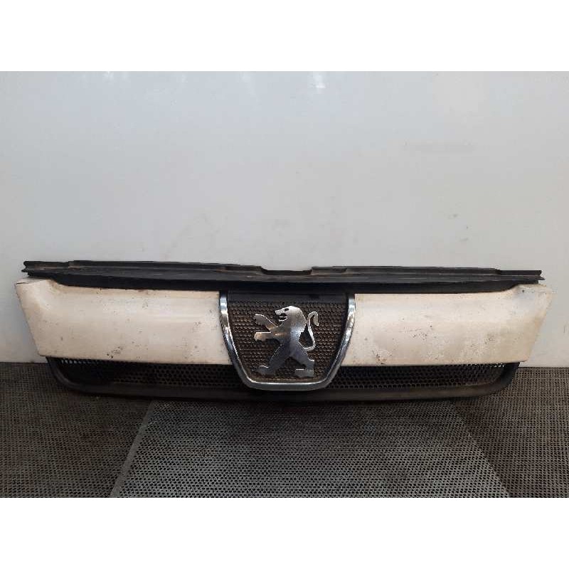 Recambio de rejilla delantera para peugeot boxer caja cerrada (rs3200)(330)(´02) 330 m td referencia OEM IAM   