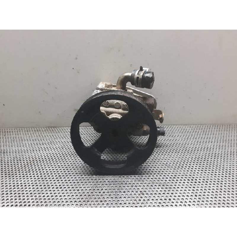 Recambio de bomba direccion para toyota avensis berlina (t 22) referencia OEM IAM U05 133623 toyota 2