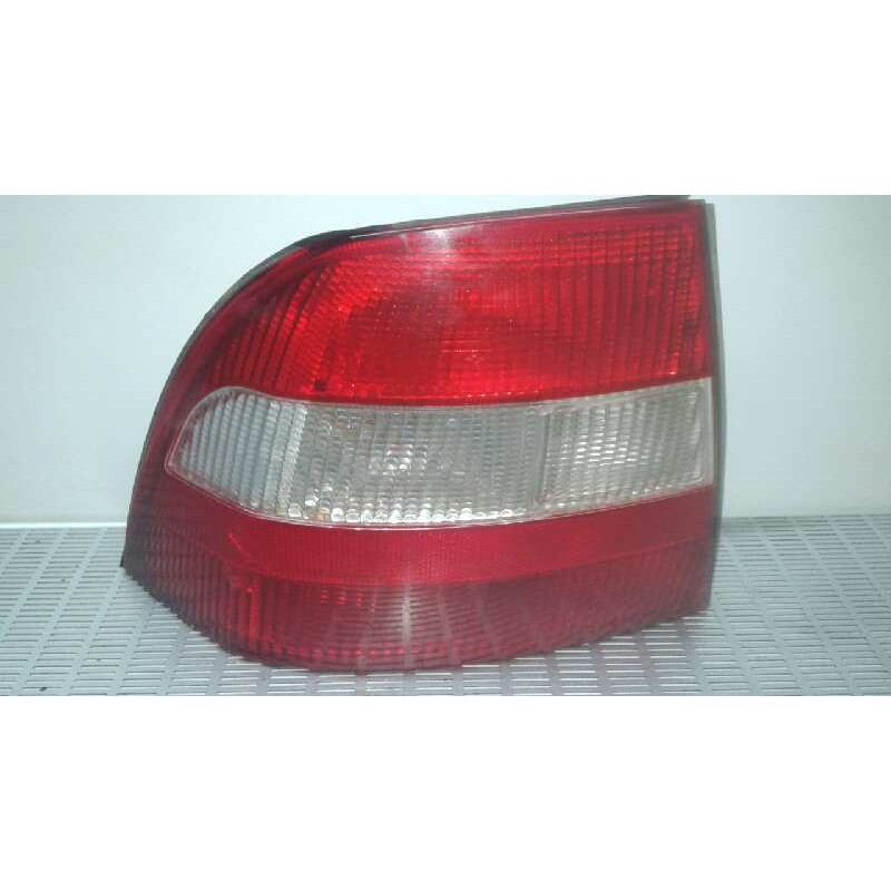 Recambio de piloto trasero izquierdo para opel vectra b berlina 2.0 dti referencia OEM IAM 90568047  