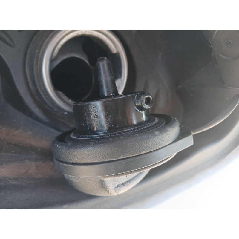 Recambio de tapon combustible para audi a1 sportback (gba) 25 tfsi referencia OEM IAM - Blanco 2