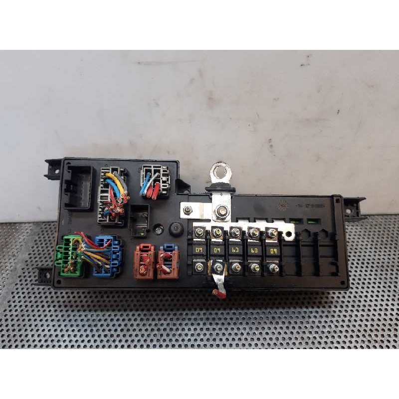 Recambio de caja reles / fusibles para volvo s80 berlina d5 referencia OEM IAM 8678449 518787205 3
