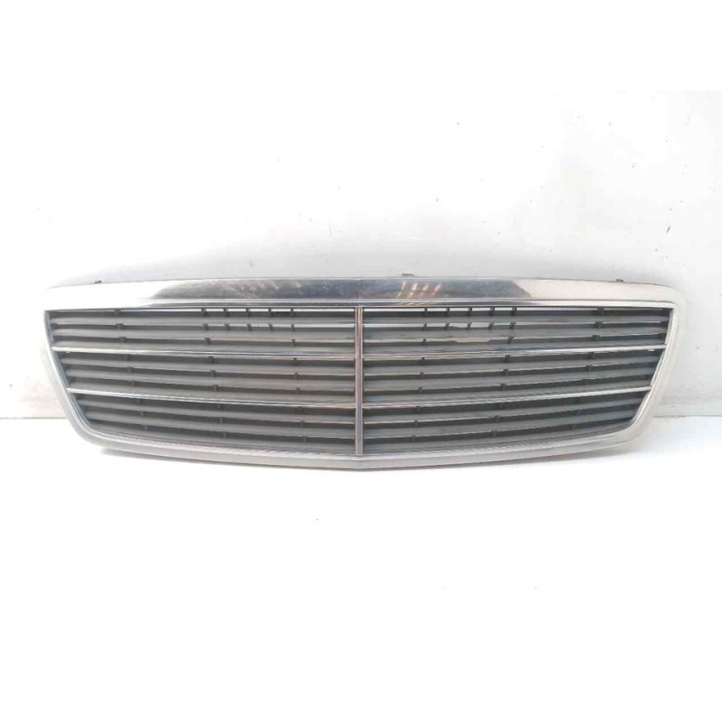 Recambio de rejilla delantera para mercedes-benz clase c (w203) berlina 220 cdi (203.006) referencia OEM IAM A2038800483  