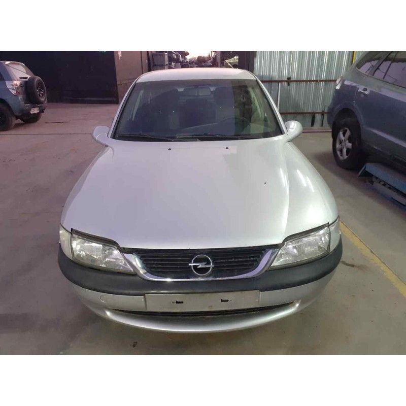 opel vectra b berlina del año 1999