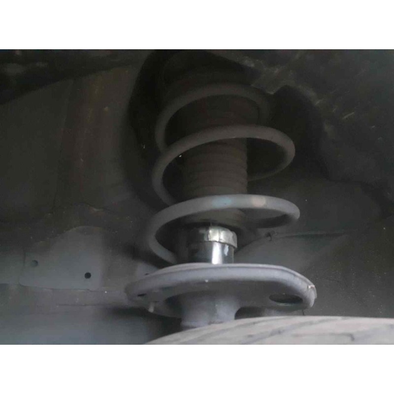 Recambio de amortiguador delantero izquierdo para toyota auris hybrid active referencia OEM IAM   
