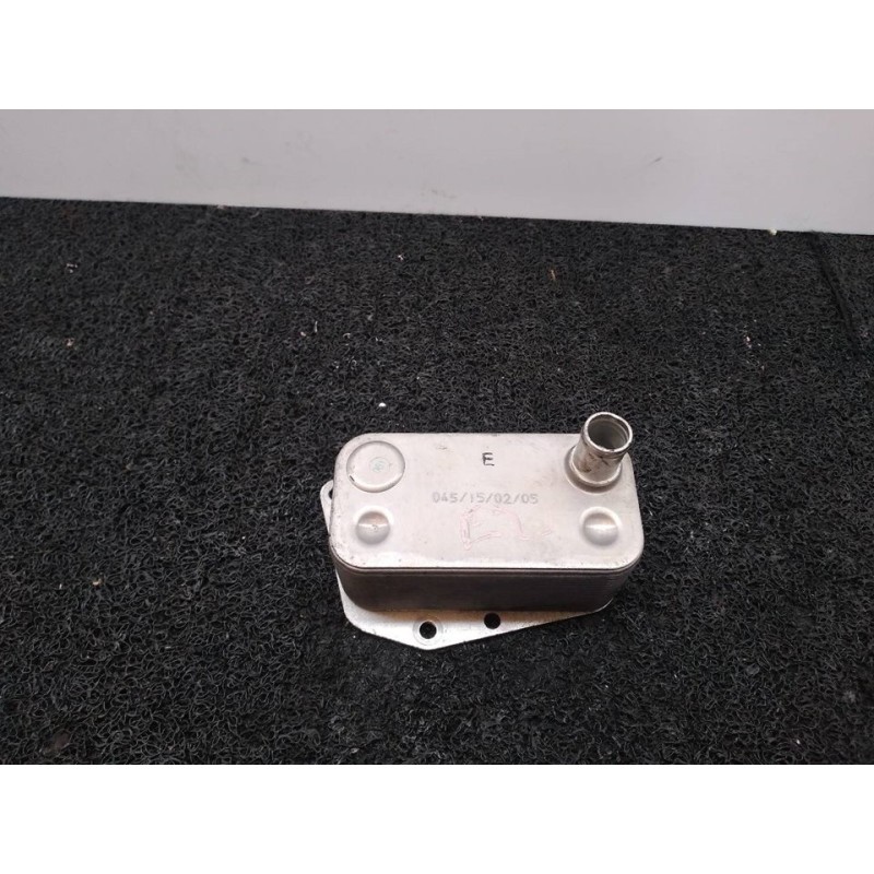 Recambio de enfriador aceite motor para bmw serie 3 berlina (e90) 320d referencia OEM IAM 045150205 7787698 5989070102