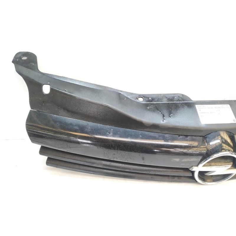 Recambio de rejilla delantera para opel astra h berlina cosmo referencia OEM IAM 13108463 13149466 3