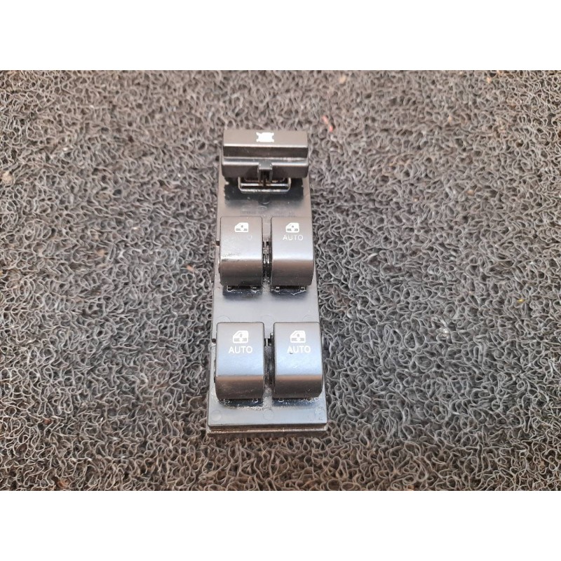 Recambio de mando elevalunas delantero izquierdo para kia cee´d drive referencia OEM IAM 909B04601361 935701H120 