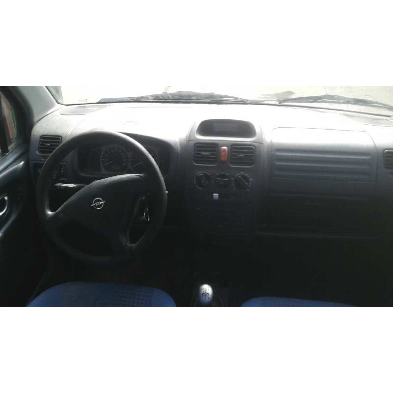 opel agila del año 2003