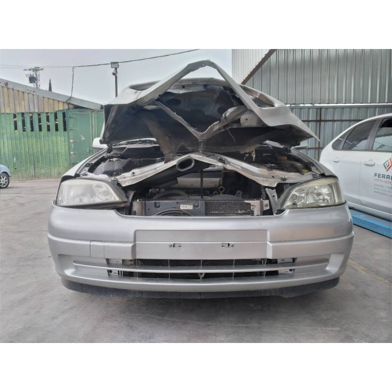 opel astra g berlina del año 2000