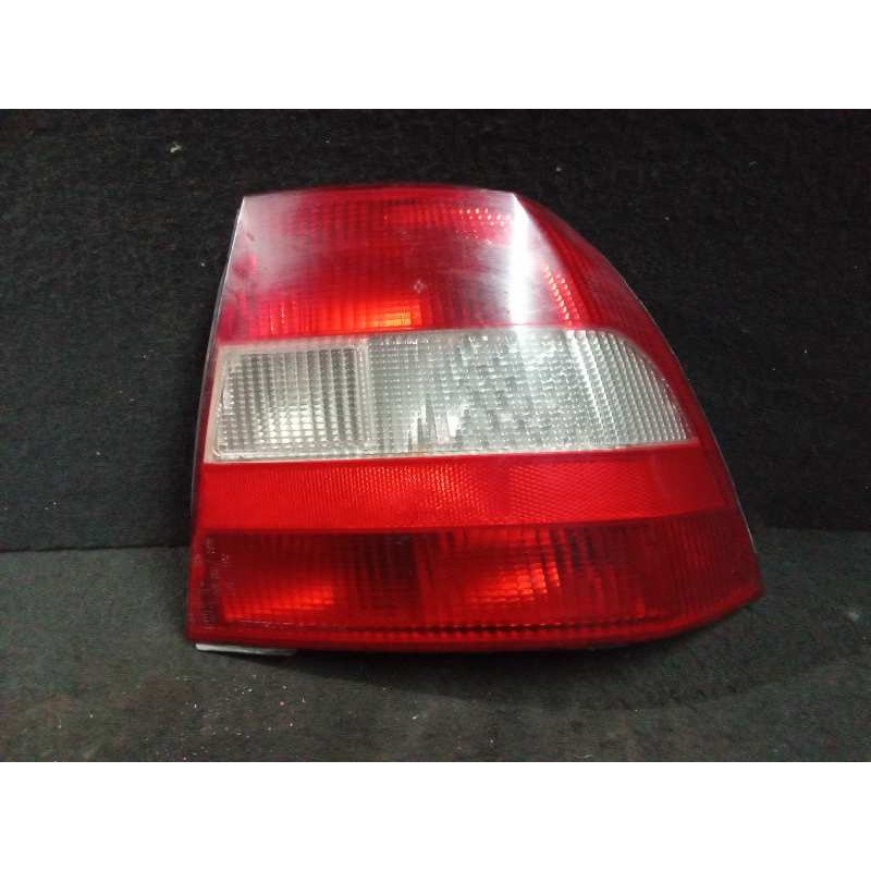 Recambio de piloto trasero derecho para opel vectra b berlina referencia OEM IAM  134320 
