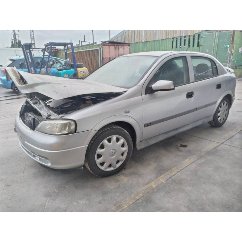 opel astra g berlina del año 2000