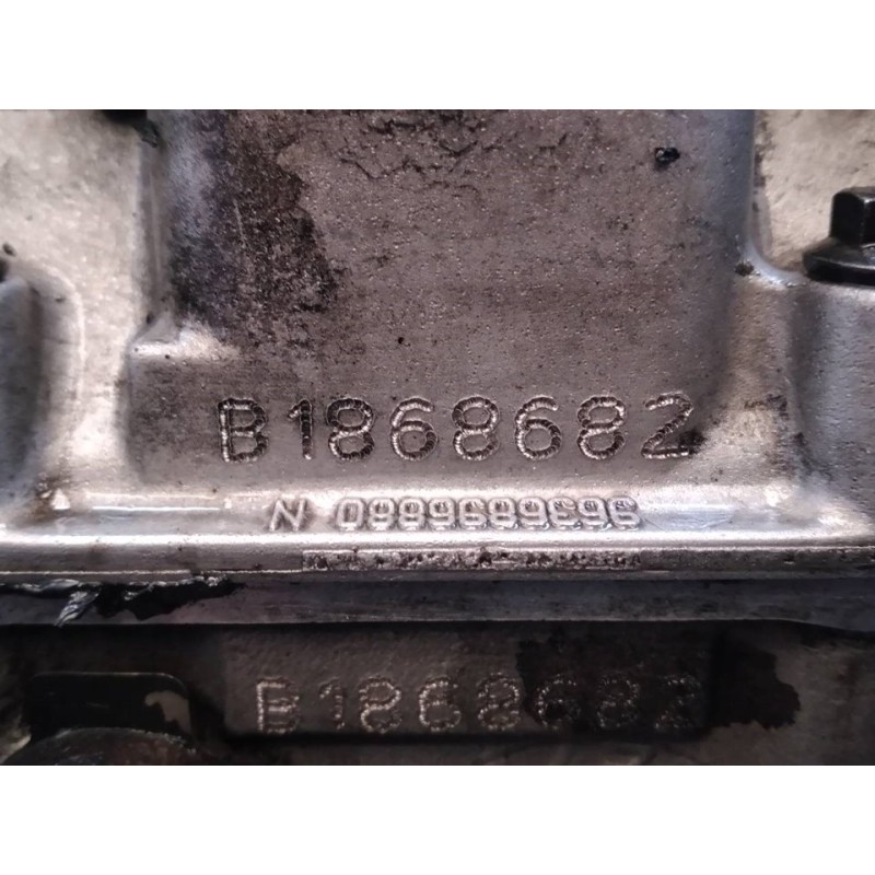 Recambio de culata para peugeot 207 sport referencia OEM IAM B1868682 - Blanco 5