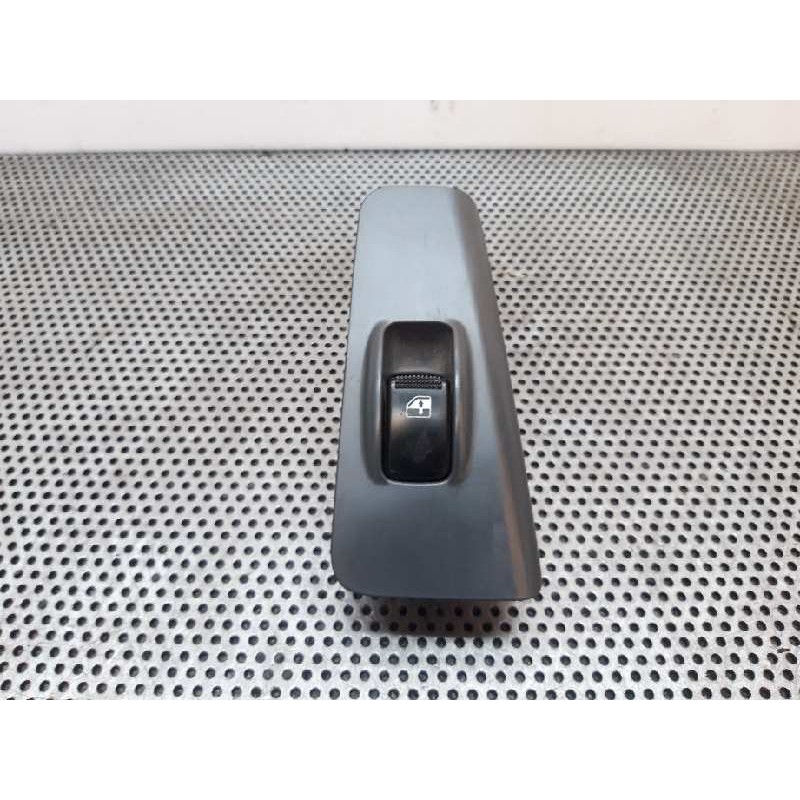 Recambio de mando elevalunas trasero izquierdo para kia cerato 2.0 ex crdi berlina (4-ptas.) referencia OEM IAM   