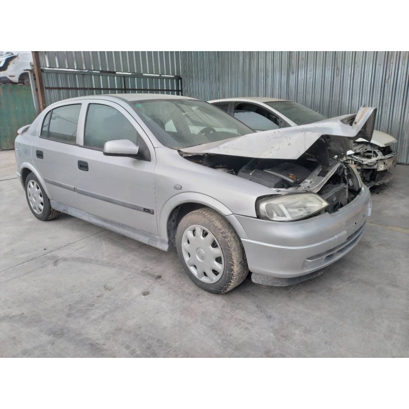 opel astra g berlina del año 2000