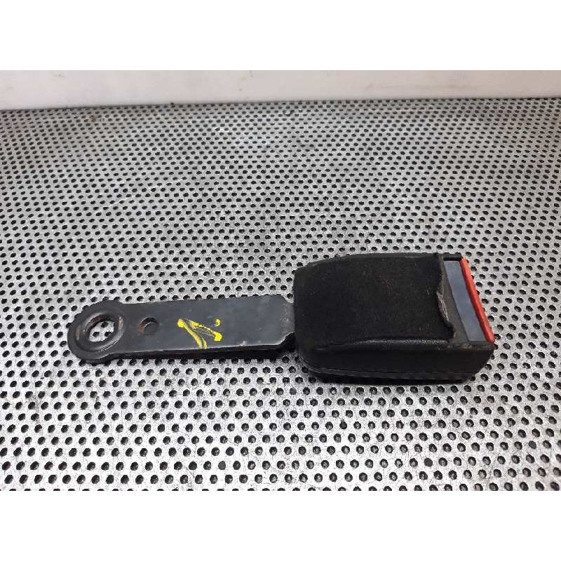 Recambio de enganche cinturon delantero izquierdo para peugeot 206 cc cc referencia OEM IAM   