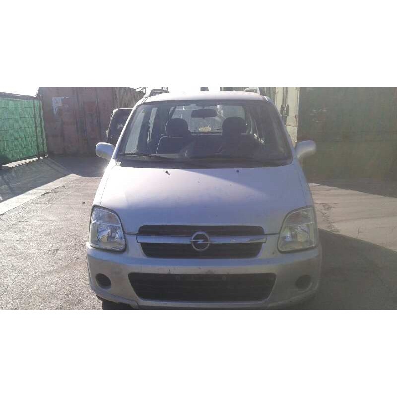 opel agila del año 2004