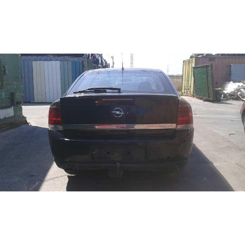 opel vectra c berlina del año 2004