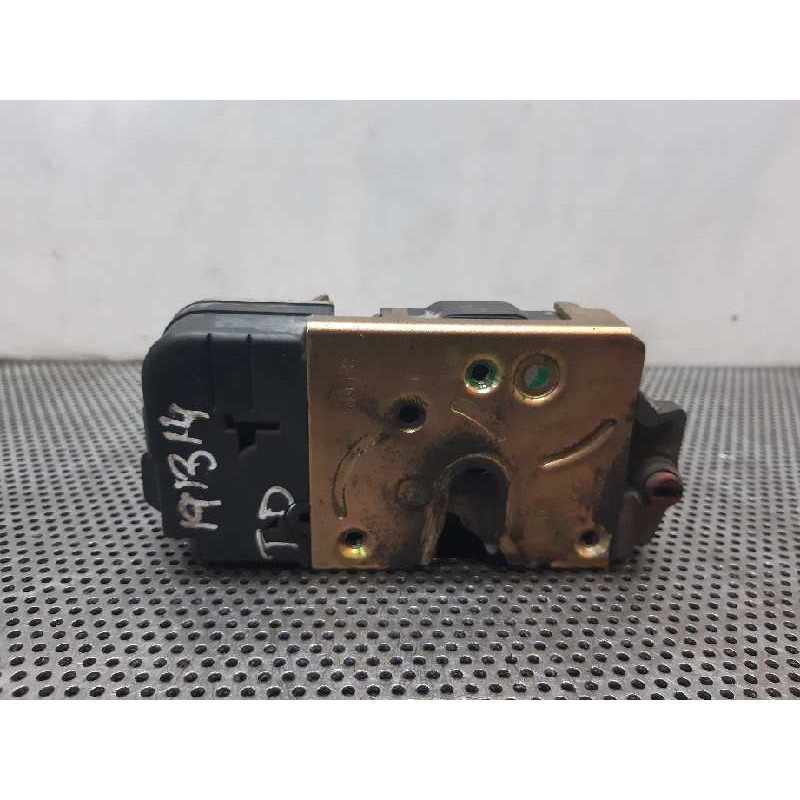 Recambio de cerradura puerta trasera derecha para peugeot 206 berlina xr referencia OEM IAM 3