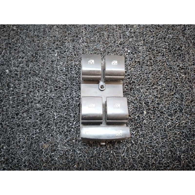Recambio de mando elevalunas delantero izquierdo para chevrolet orlando lt+ referencia OEM IAM 20830838  TRW