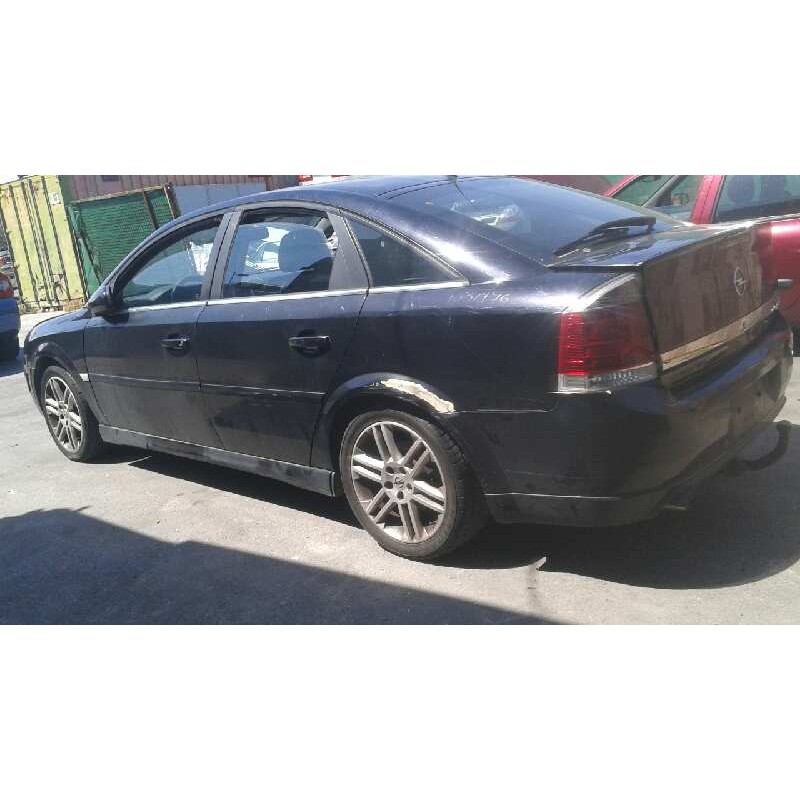 opel vectra c berlina del año 2004