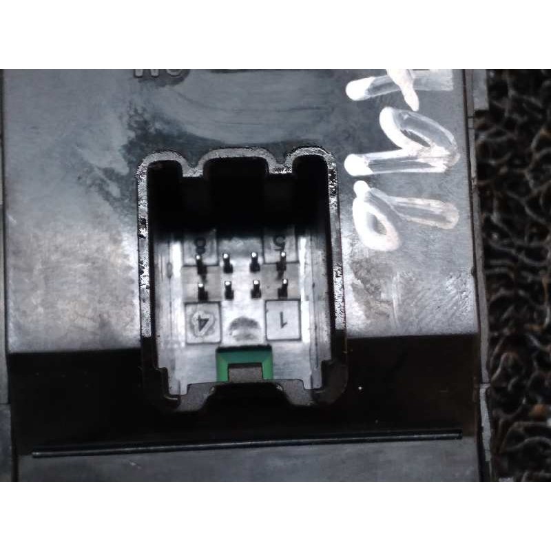Recambio de mando elevalunas delantero izquierdo para chevrolet orlando lt+ referencia OEM IAM 20830838  TRW - Blanco 3