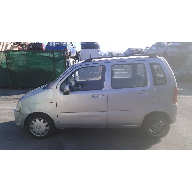 opel agila del año 2004