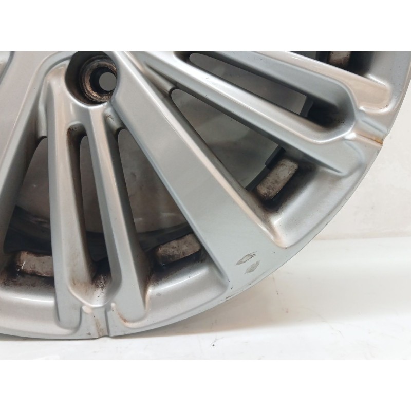 Recambio de llanta para peugeot 208 style referencia OEM IAM 9808137577 - Blanco 3