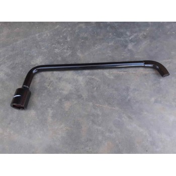 LLAVE RUEDA 